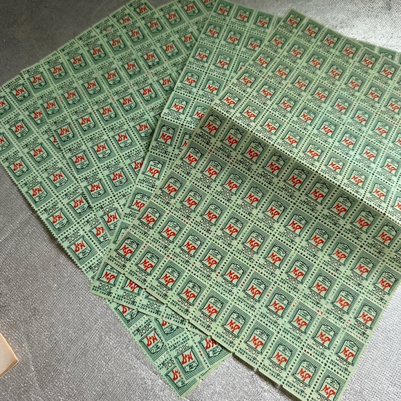 New Vintage Quality Stamps Saver Books with 500 Stamps - Picture 6 of 9